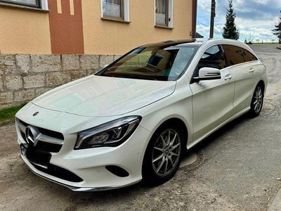 Gebraucht Mercedes CLA250 Shooting Brake 211 PS (155 kW) 2018 Weiß Kombi