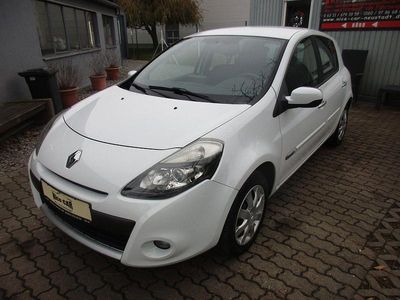Weiß Gebraucht 2011 Renault Clio III Dynamique Kleinwagen | 4.699 € (Etwas zu teuer)