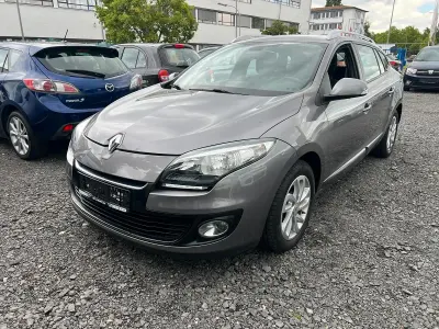 Używany Renault Mégane GrandTour Initiale Paris 110 KM (80 kW) 2013 Brązowy Kombi