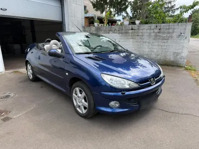Gebraucht Peugeot 206 CC 136 PS (100 kW) 2004 Blau Cabrio