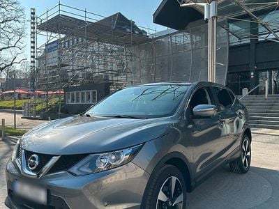 Gebraucht Nissan Qashqai 131 PS (96 kW) 2017 Grau SUV