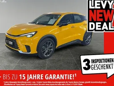 Nuova Lexus LBX 136 CV (100 kW) 2026 Giallo SUV