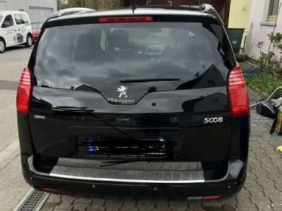 Gebraucht Peugeot 5008 Allure 163 PS (119 kW) 2015 Schwarz Van / Kleinbus