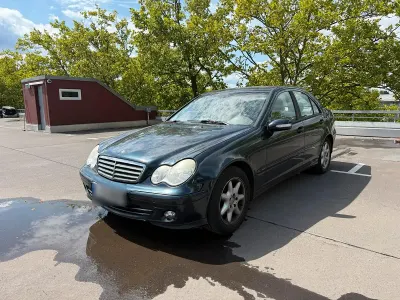 Gebraucht Mercedes C180 Classic 142 PS (104 kW) 2004 Blau Limousine