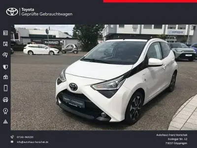 Gebraucht Toyota Aygo Team 72 PS (52 kW) 2021 Weiß Kleinwagen