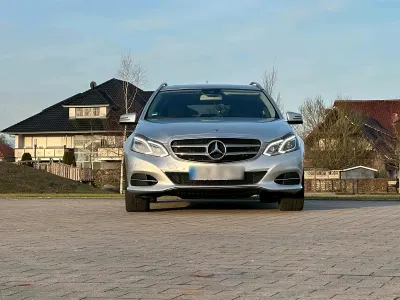 Gebraucht Mercedes E250 204 PS (150 kW) 2016 Grau Kombi