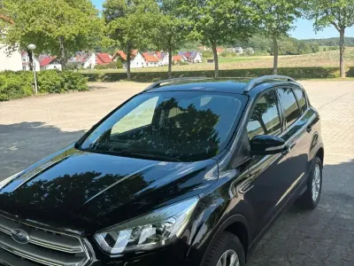 Gebraucht Ford Kuga Titanium 150 PS (110 kW) 2019 Schwarz SUV
