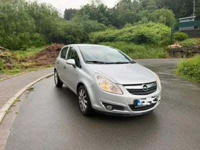 Gebraucht Opel Corsa 60 PS (44 kW) 2010 Silber Kleinwagen
