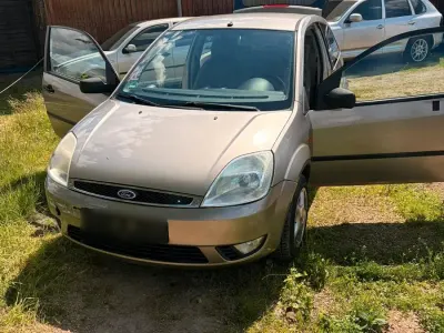 Gebraucht Ford Fiesta 80 PS (58 kW) 2003 Gold Kleinwagen