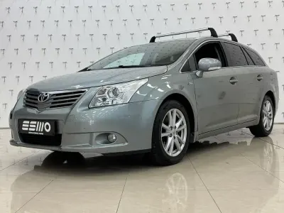 Gebraucht Toyota Avensis Edition 150 PS (110 kW) 2011 Grau Kombi