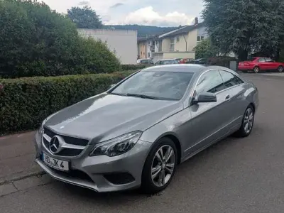 Gebraucht Mercedes E200 Sport Edition 184 PS (135 kW) 2015 Silber Coupé