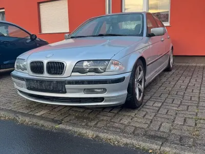 Używany BMW 320 Basis 150 KM (110 kW) 2000 Srebrny Sedan/Limuzyna