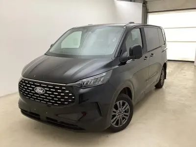 Gebraucht Ford Tourneo Titanium 136 PS (100 kW) 2025 Schwarz Van / Kleinbus