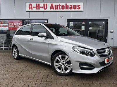 Gebraucht Mercedes B200 Urban 156 PS (114 kW) 2017 Silber Van / Kleinbus