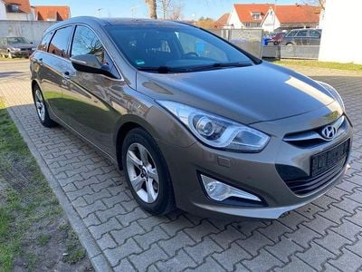 Gebraucht Hyundai i40 Style 136 PS (100 kW) 2015 Beige Kombi