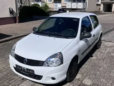 Gebraucht Renault Clio Authentique 58 PS (42 kW) 2010 Kleinwagen