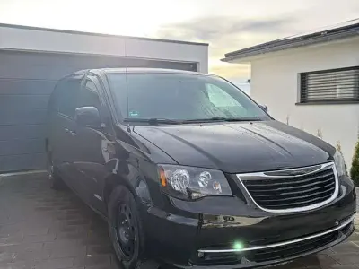 Gebraucht Chrysler Town & Country 287 PS (211 kW) 2014 Schwarz Van / Kleinbus