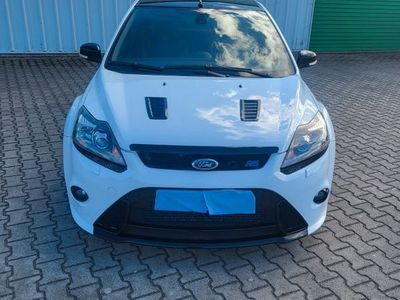 Weiß Gebraucht 2010 Ford Focus RS Limousine | 30.000 €