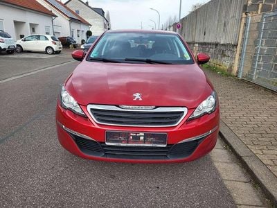 Gebraucht Peugeot 308 131 PS (96 kW) 2016 Rot Limousine