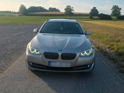 Gebraucht BMW 520 184 PS (135 kW) 2011 Gold Kombi