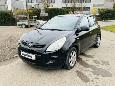 Gebraucht Hyundai i20 Classic 77 PS (56 kW) 2012 Schwarz Kleinwagen