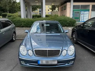 Gebraucht Mercedes E320 Avantgarde 225 PS (165 kW) 2003 Blau Limousine