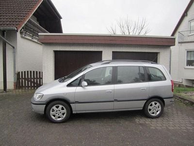 Gebraucht Opel Zafira Executive 125 PS (91 kW) 2003 Silber Van / Kleinbus