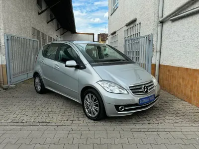 Gebraucht Mercedes A180 109 PS (80 kW) 2010 Silber Limousine