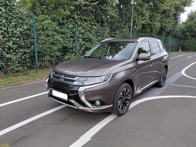 Gebraucht Mitsubishi Outlander P-HEV 203 PS (149 kW) 2016 Braun SUV