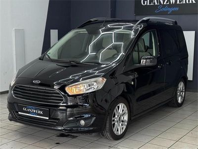 Pantherschwarz metallic Gebraucht 2015 Ford Tourneo Courier Titanium Van / Kleinbus | 6.490 € (Fairer Preis)