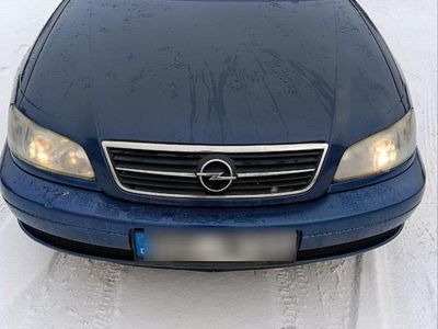 Blau Gebraucht 2002 Opel Omega Kombi | 1.550 € (Fairer Preis)