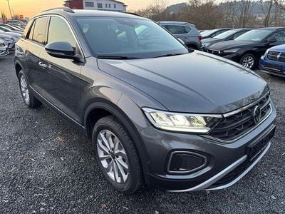Nouă VW T-Roc Life 150 CP (110 kW) 2025 Gri SUV