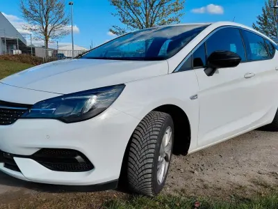 Second-hand Opel Astra 145 CP (106 kW) 2021 Alb Berlinǎ