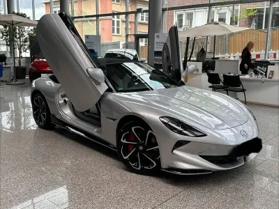 Gebraucht MG Cyberster 375 kW (510 PS) 2025 Silber Cabrio