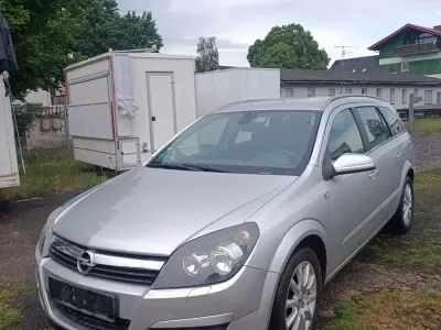 Używany Opel Astra 128 KM (94 kW) 2005 Srebrny Kombi