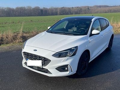 Weiß Gebraucht 2019 Ford Focus ST-Line Limousine | 16.000 € (Guter Preis)
