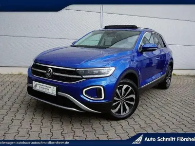 Używany VW T-Roc Style 150 KM (110 kW) 2024 Niebieski SUV