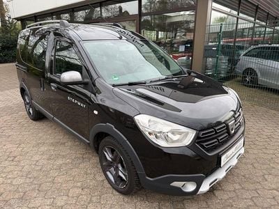 Usata Dacia Dokker Celebration 116 CV (85 kW) 2017 Nero Monovolume