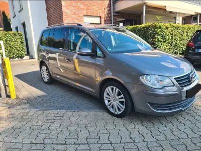 Gebraucht VW Touran Freestyle 140 PS (102 kW) 2009 Braun Van / Kleinbus