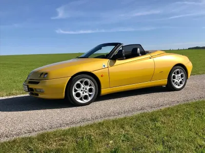 Second-hand Alfa Romeo Spider Lusso 155 CP (114 kW) 1999 Galben Cabrio