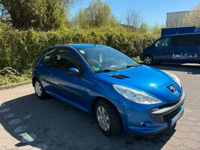 Gebraucht Peugeot 206+ 73 PS (53 kW) 2011 Blau Kleinwagen