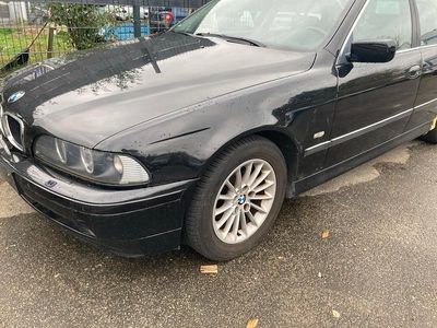 BMW 525