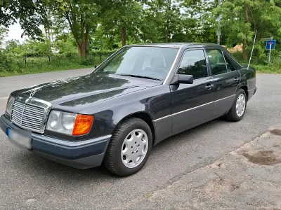 Gebraucht Mercedes 230 131 PS (96 kW) 1991 Schwarz Limousine