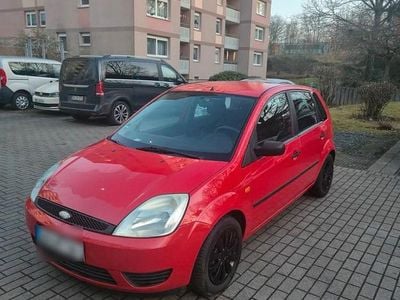 Gebraucht Ford Fiesta Ghia 69 PS (50 kW) 2003 Rot Kleinwagen