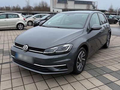 Second-hand VW Golf VII Sound 110 CP (80 kW) 2017 Gri Berlinǎ