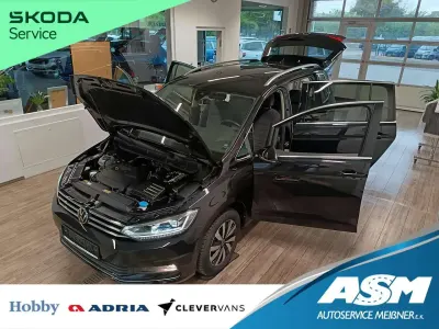 Gebraucht VW Touran Highline 150 PS (110 kW) 2022 Schwarz Van / Kleinbus