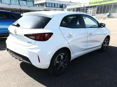 Ny MG MG3 Luxury 194 HK (142 kW) 2026 Vit Halvkombi
