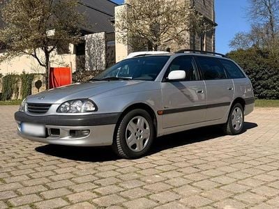 Gebraucht Toyota Avensis Sol 110 PS (80 kW) 1999 Silber Kombi
