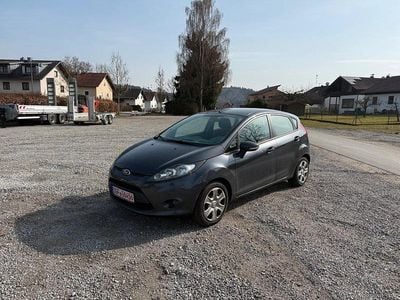 Gebraucht Ford Fiesta Trend 82 PS (60 kW) 2010 Grau Kleinwagen