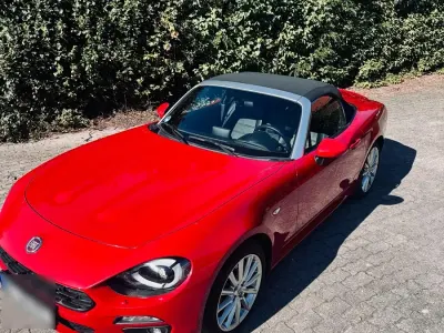 Gebraucht Fiat 124 Spider Lusso 140 PS (102 kW) 2019 Rot Cabrio